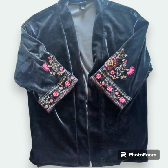 Black Floral Embroidered Lined Velvet XL/Oversized Art Class Fold Over Cardigan - Picture 8 of 9